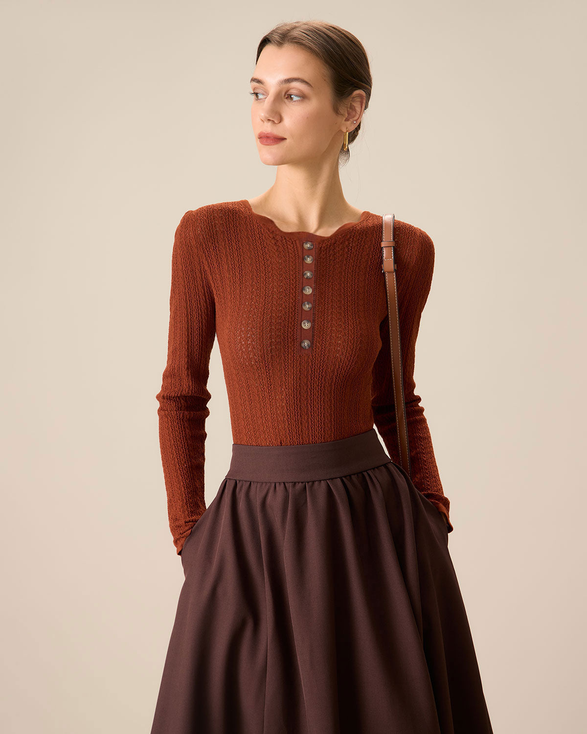 Woodgrain - Round Neck Slim Knit Sweater