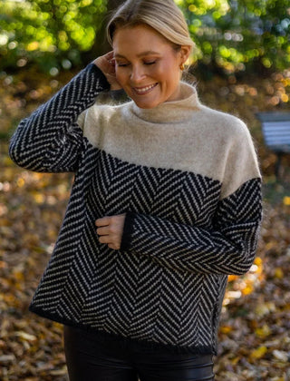 Velmara - Fine Knit Turtleneck Sweater Autumn Layering — view 7 of 8