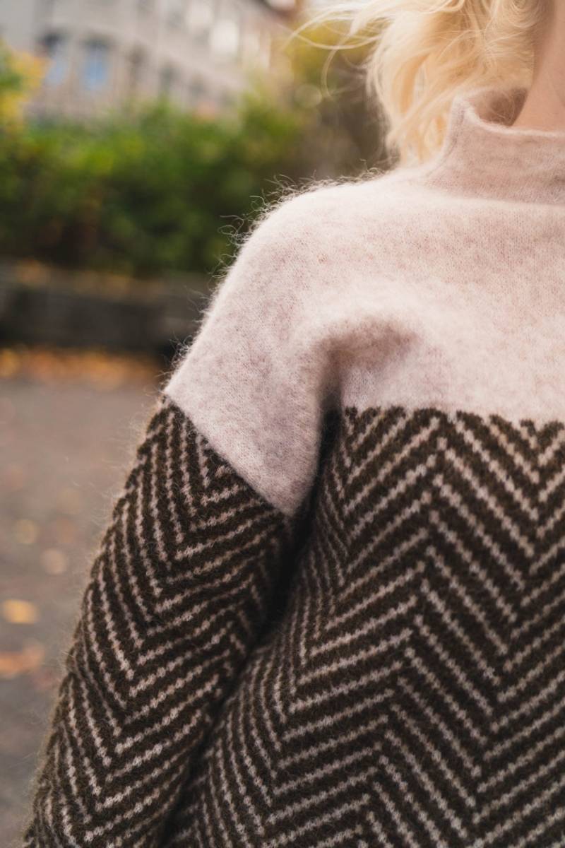 Velmara - Fine Knit Turtleneck Sweater Autumn Layering — view 8 of 8